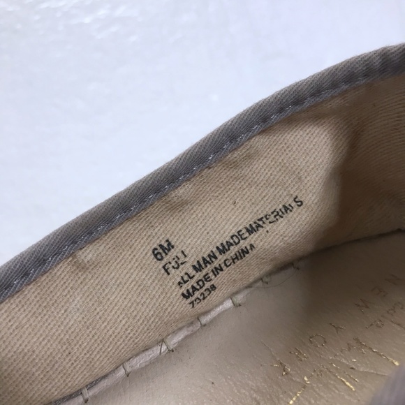 Nicole Miller 6 M Sequin Holographic Silver Flats - Picture 3 of 8